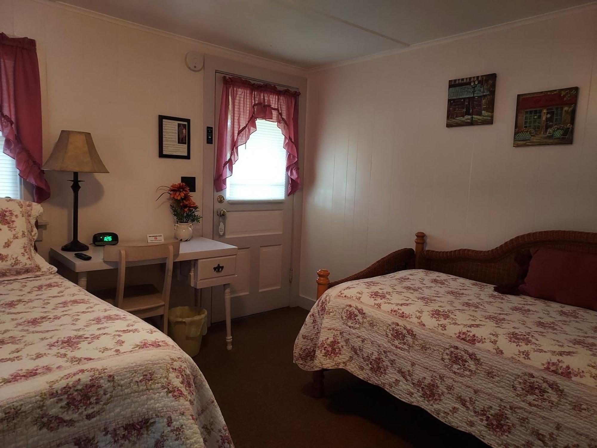 Serenity Motel Shaftsbury 외부 사진