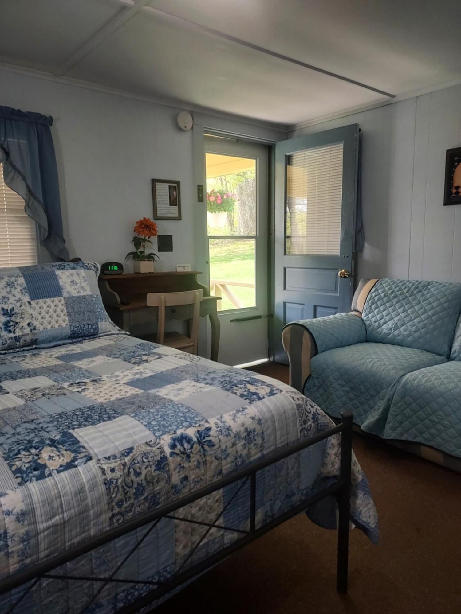 Serenity Motel Shaftsbury 외부 사진