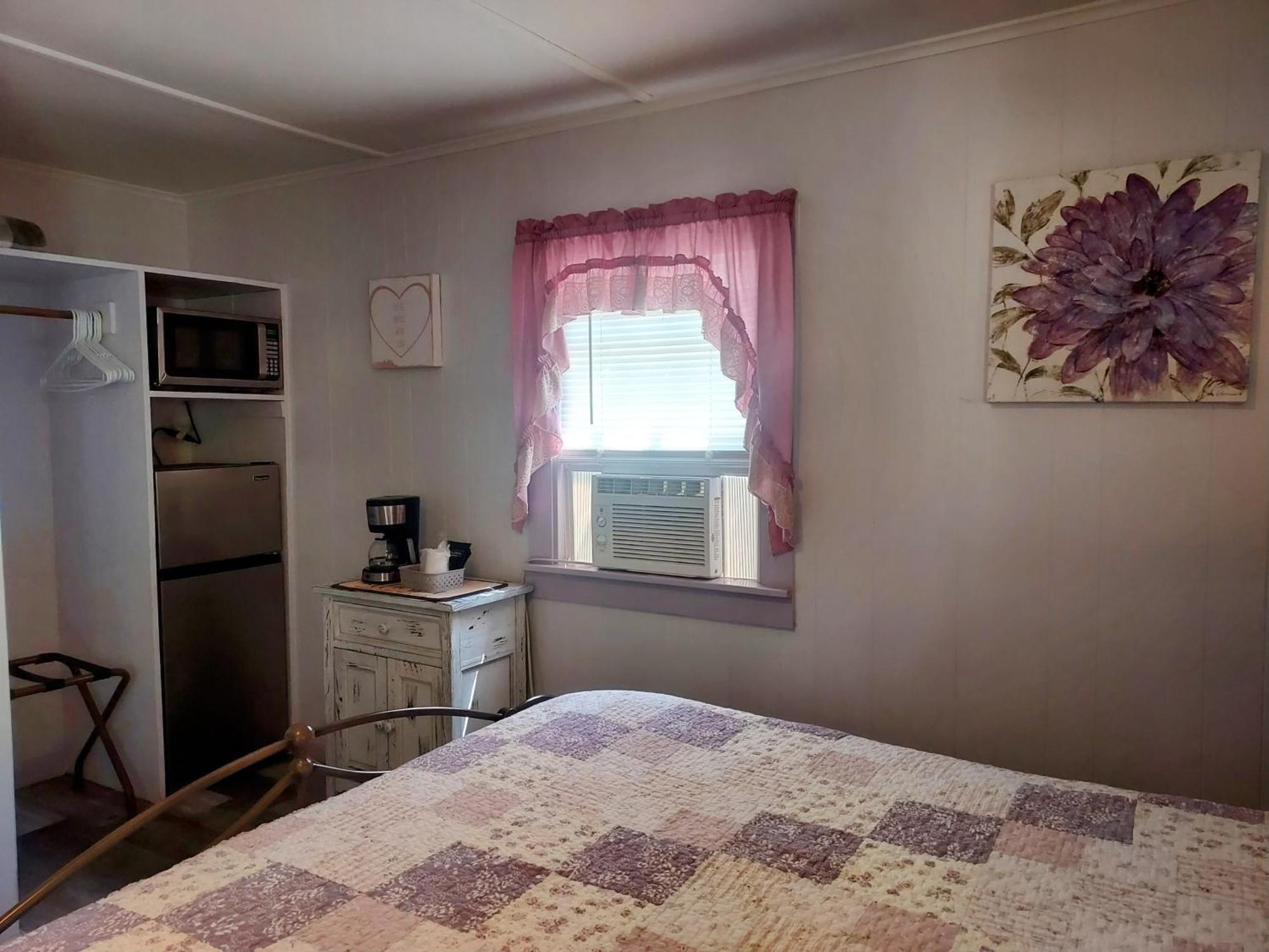 Serenity Motel Shaftsbury 외부 사진