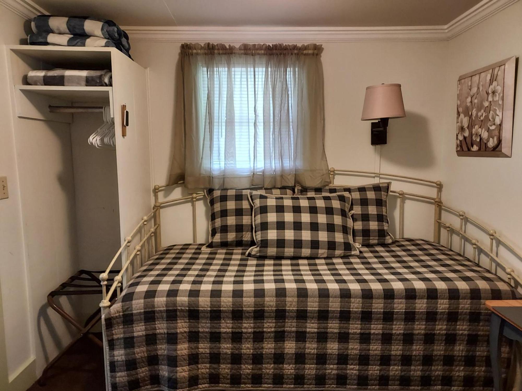 Serenity Motel Shaftsbury 외부 사진